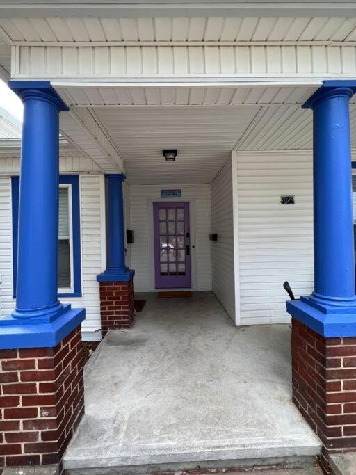 The Purple Door Apt In The Heart Of Radford City Exterior foto